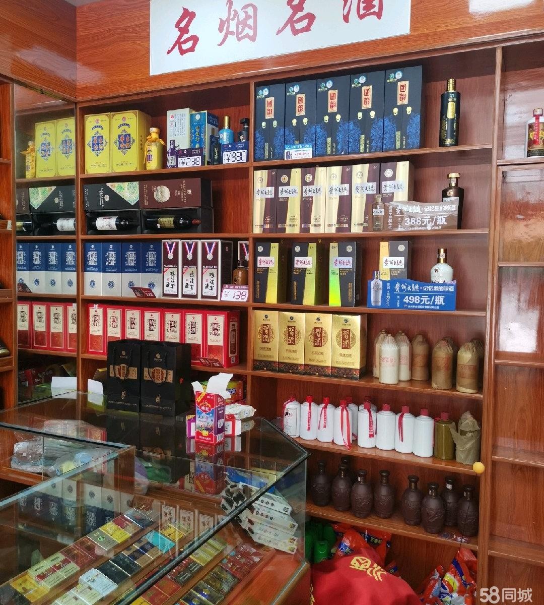 (转让)店铺位置好, 小区正门口，接手可经营。高档装修